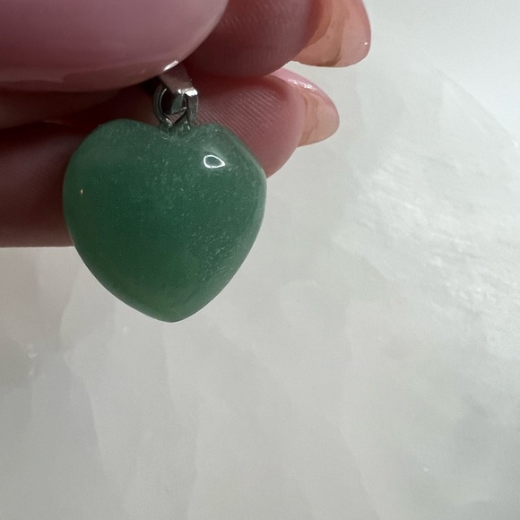 Green Aventurine Heart Pendant - Picture 3 of 4
